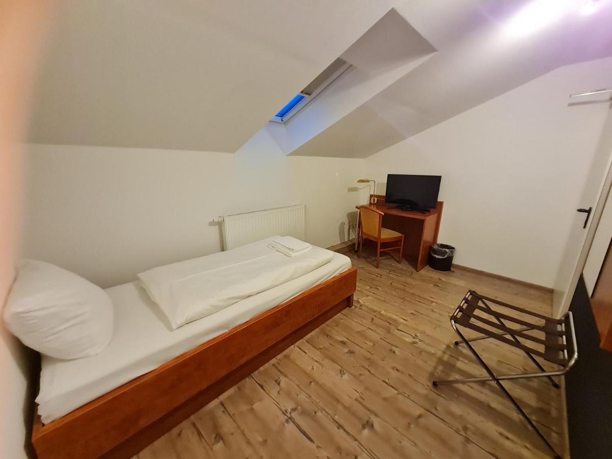 Gasthaus Frorup Hotel Oeversee Bagian luar foto